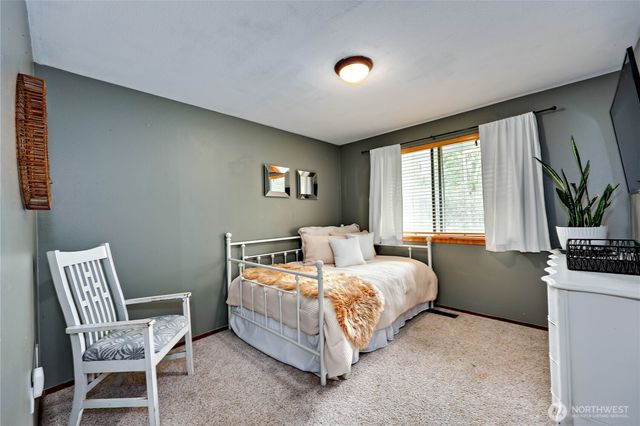 4060 SE Saxon Court, Port Orchard, WA 98366