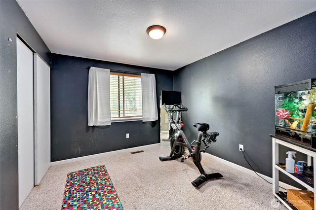 4060 SE Saxon Court, Port Orchard, WA 98366