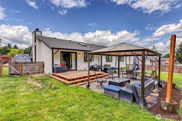 4060 SE Saxon Court, Port Orchard, WA 98366