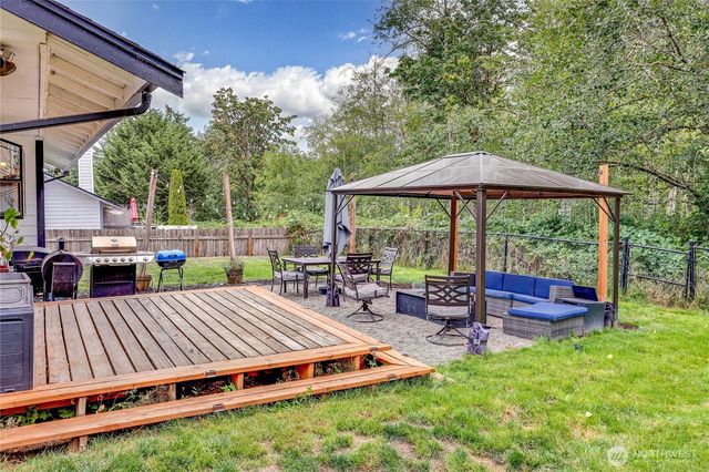 4060 SE Saxon Court, Port Orchard, WA 98366