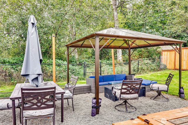 4060 SE Saxon Court, Port Orchard, WA 98366