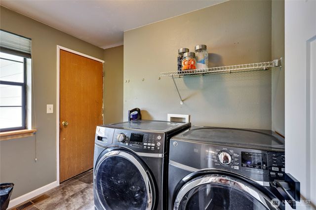 4060 SE Saxon Court, Port Orchard, WA 98366