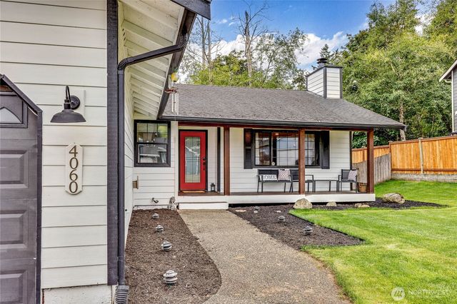 4060 SE Saxon Court, Port Orchard, WA 98366