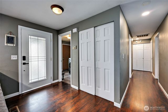 4060 SE Saxon Court, Port Orchard, WA 98366