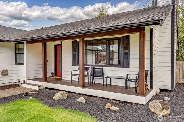 4060 SE Saxon Court, Port Orchard, WA 98366