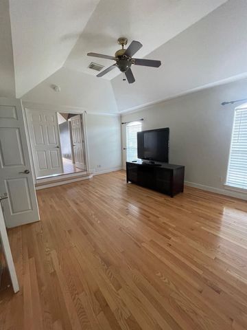 256 Westcott Street, Houston, TX 77007