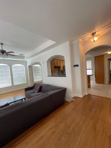 256 Westcott Street, Houston, TX 77007
