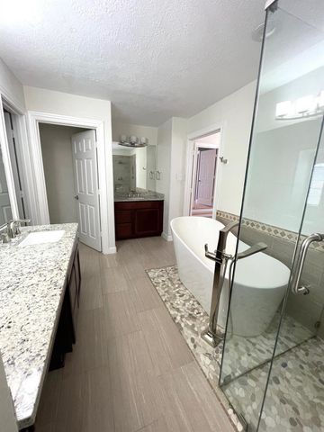 256 Westcott Street, Houston, TX 77007
