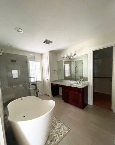 256 Westcott Street, Houston, TX 77007