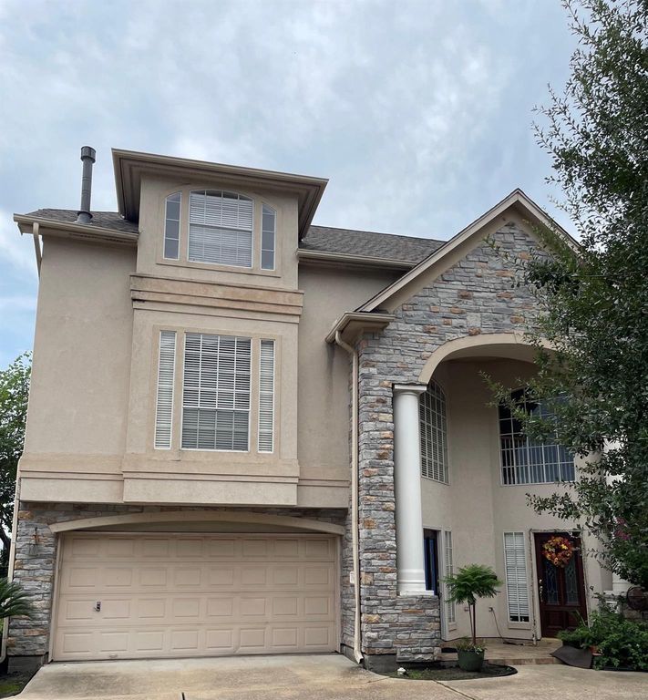 256 Westcott Street, Houston, TX 77007