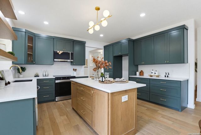 38 MORGANS BLF, San Antonio, TX 78216