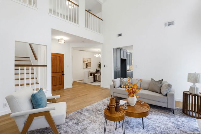 38 MORGANS BLF, San Antonio, TX 78216