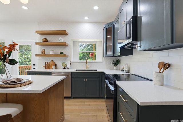 38 MORGANS BLF, San Antonio, TX 78216