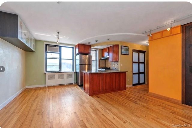 8340 Austin Street 7N, Kew Gardens, NY 11415