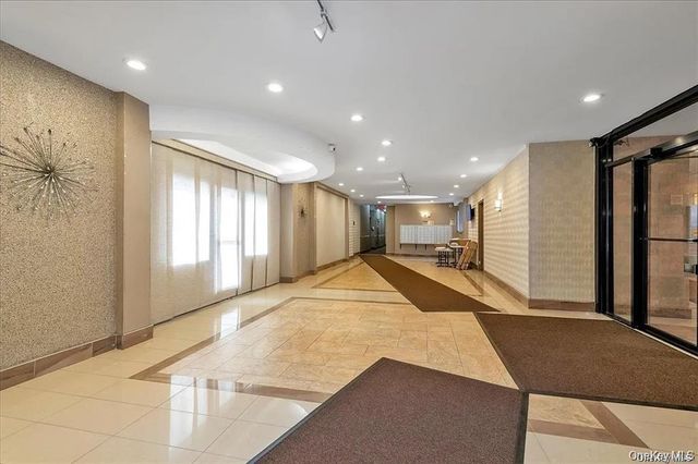8340 Austin Street 7N, Kew Gardens, NY 11415