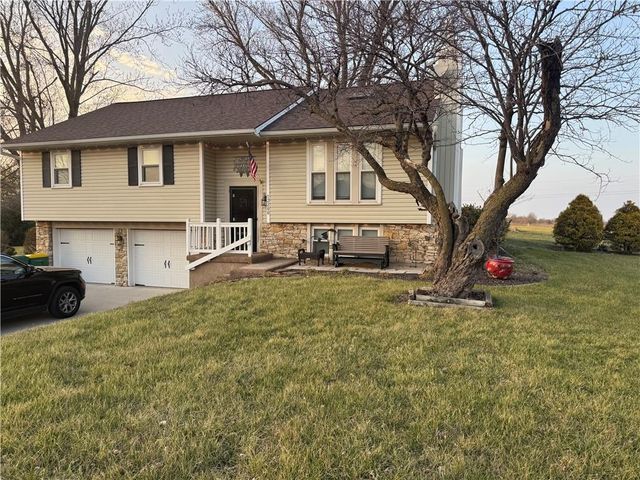 12200 Hollingsworth Road, Kansas City, KS 66109