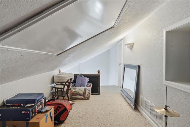 12200 Hollingsworth Road, Kansas City, KS 66109