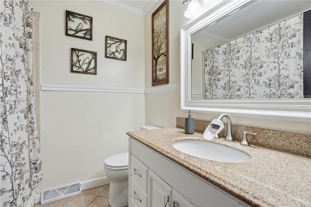 12200 Hollingsworth Road, Kansas City, KS 66109