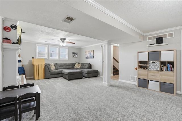12200 Hollingsworth Road, Kansas City, KS 66109