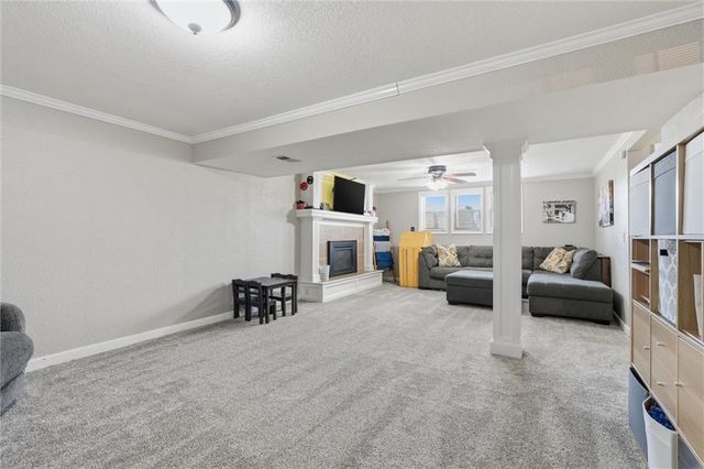 12200 Hollingsworth Road, Kansas City, KS 66109