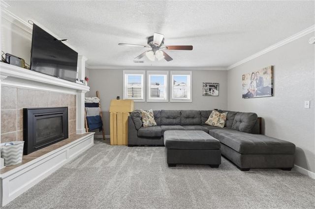 12200 Hollingsworth Road, Kansas City, KS 66109