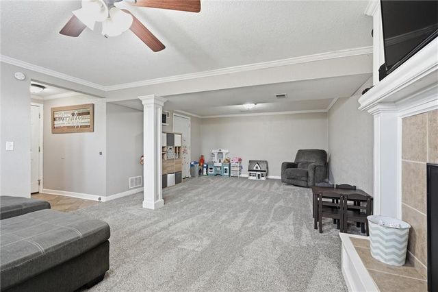 12200 Hollingsworth Road, Kansas City, KS 66109