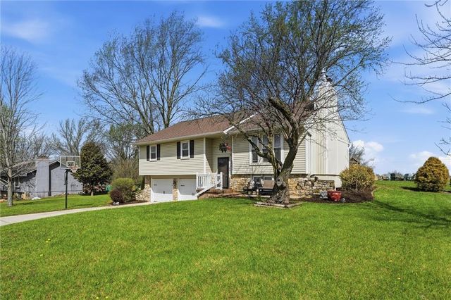 12200 Hollingsworth Road, Kansas City, KS 66109