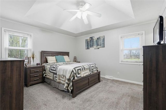 12200 Hollingsworth Road, Kansas City, KS 66109