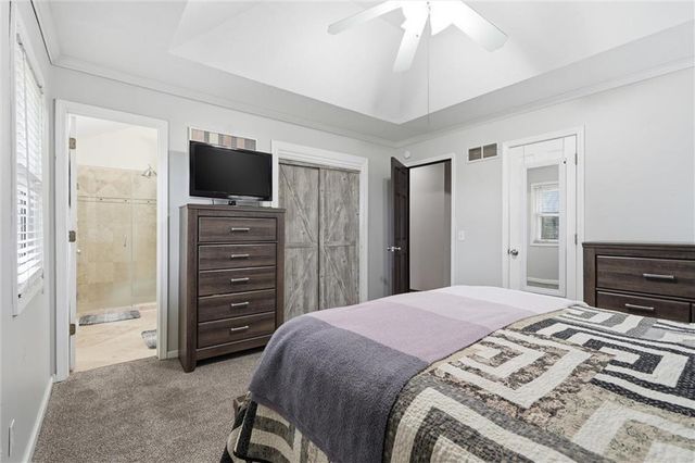 12200 Hollingsworth Road, Kansas City, KS 66109