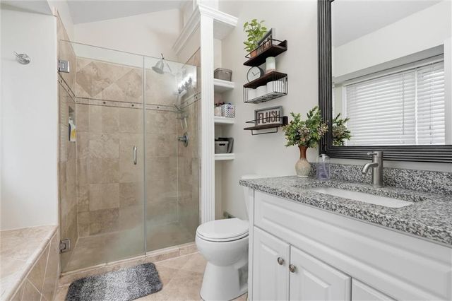 12200 Hollingsworth Road, Kansas City, KS 66109