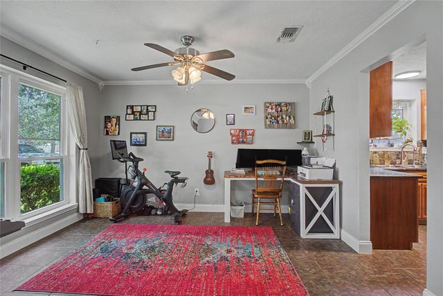 1730 Oak Valley Drive, Kemah, TX 77565