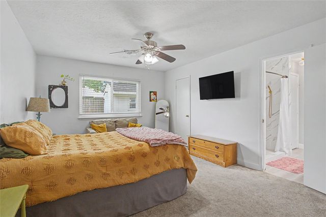 1730 Oak Valley Drive, Kemah, TX 77565