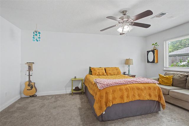 1730 Oak Valley Drive, Kemah, TX 77565