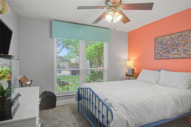 1730 Oak Valley Drive, Kemah, TX 77565