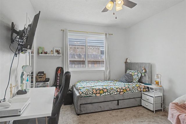 1730 Oak Valley Drive, Kemah, TX 77565