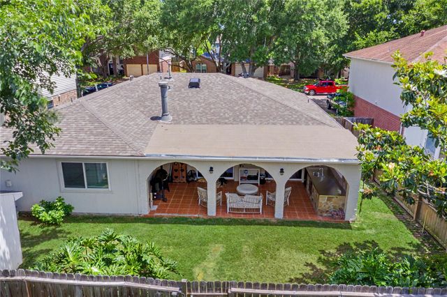 1730 Oak Valley Drive, Kemah, TX 77565