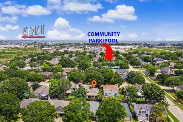 1730 Oak Valley Drive, Kemah, TX 77565