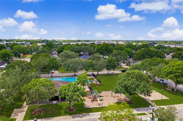 1730 Oak Valley Drive, Kemah, TX 77565