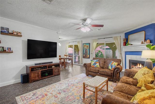 1730 Oak Valley Drive, Kemah, TX 77565