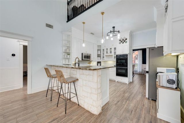 2100 Lakeridge Circle, Ennis, TX 75119