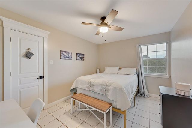 2100 Lakeridge Circle, Ennis, TX 75119