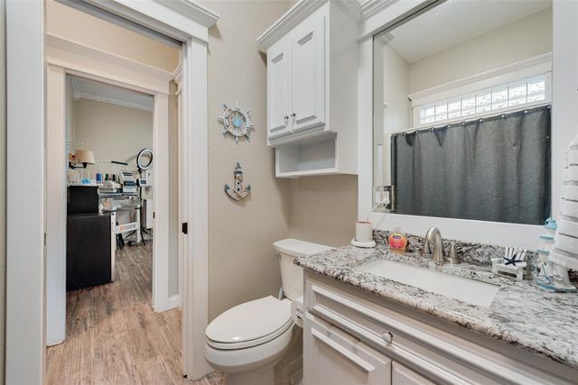 2100 Lakeridge Circle, Ennis, TX 75119
