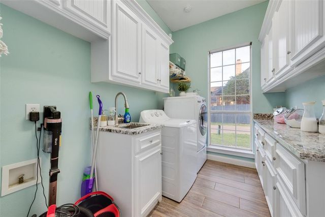 2100 Lakeridge Circle, Ennis, TX 75119