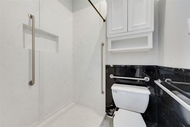 2100 Lakeridge Circle, Ennis, TX 75119