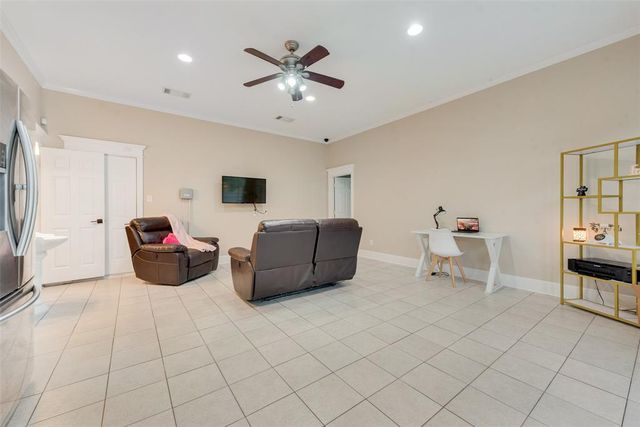 2100 Lakeridge Circle, Ennis, TX 75119
