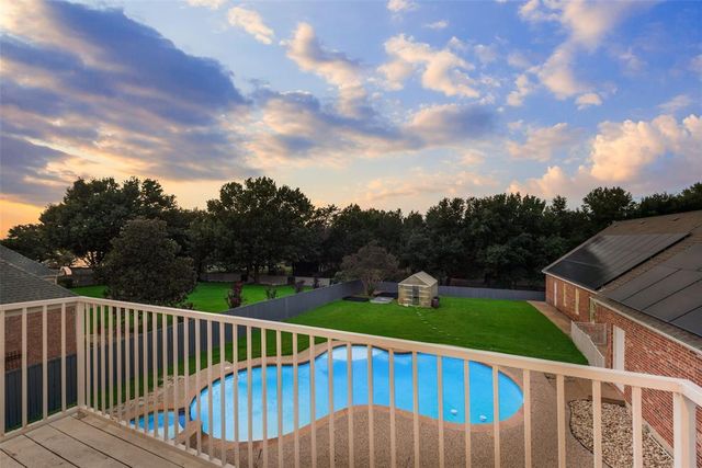 2100 Lakeridge Circle, Ennis, TX 75119