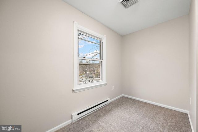 18 HARVEST DR, Thorndale, PA 19372