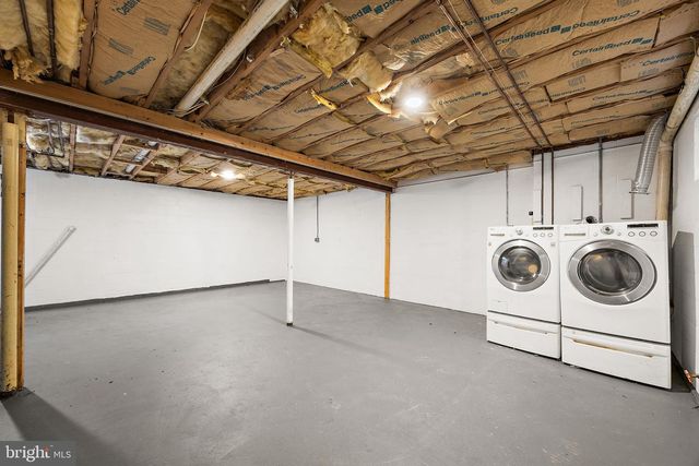 18 HARVEST DR, Thorndale, PA 19372