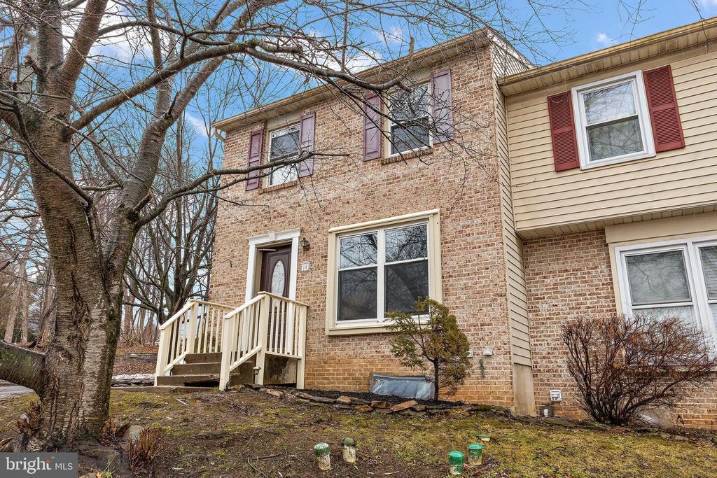 18 HARVEST DR, Thorndale, PA 19372