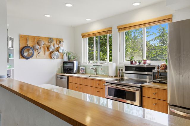 935 W Glass Ave, Spokane, WA 99205
